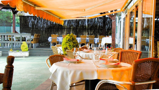 Restaurante Porto dos Barcos Estrada Xeral, 97, 36309 Viladesuso, Pontevedra, España