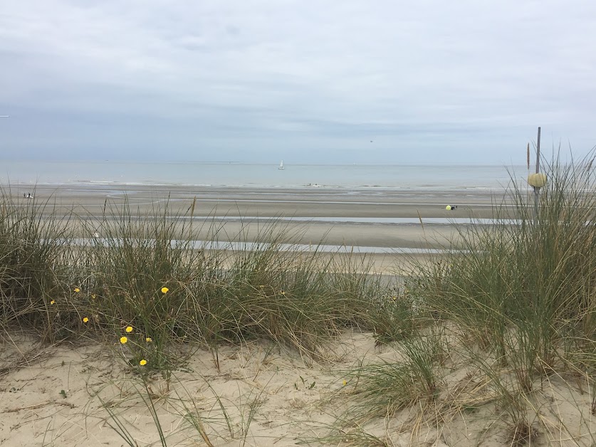 Les pieds dans le sable Malo les bains à Dunkerque (Nord 59)