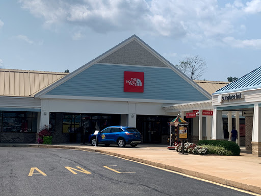 Clothing Store «The North Face Outlet», reviews and photos, 36706 Bayside Outlet Dr, Rehoboth Beach, DE 19971, USA