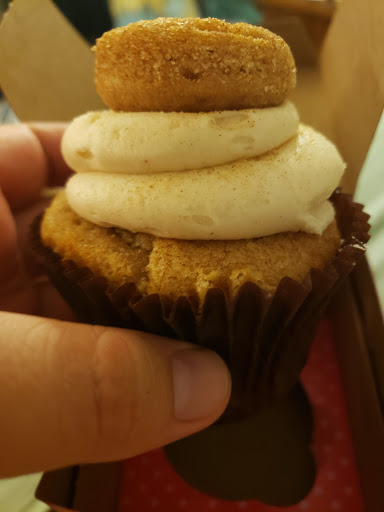 Dessert Shop «Smallcakes Cupcakery and Creamery», reviews and photos, 15624 Pilot Knob Rd, Apple Valley, MN 55124, USA