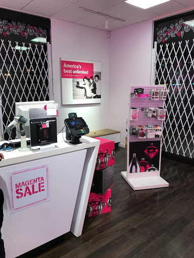 Cell Phone Store «T-Mobile», reviews and photos, 35020 Newark Blvd, Newark, CA 94560, USA