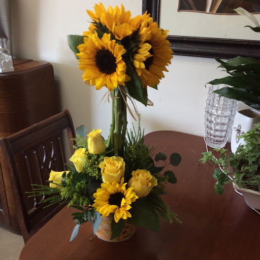 Florist «Tommy Austin Florist», reviews and photos, 10730 E Foothill Blvd, Rancho Cucamonga, CA 91730, USA
