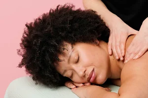 Laetitia - Massage à domicile - Wecasa Massage image