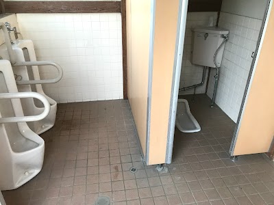 洞口家前公衆トイレ