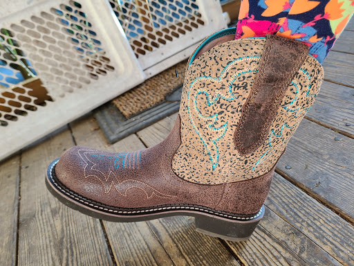 Animal Feed Store «Wilco Farm Store», reviews and photos, 664 W Baseline St, Cornelius, OR 97113, USA