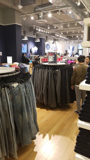 Clothing Store «AEO Factory & Aerie Store», reviews and photos, 256 E Fordham Rd, Bronx, NY 10458, USA