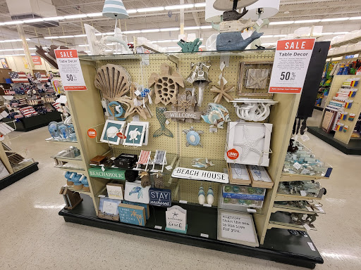 Shopping Mall «Colonial Plaza Mall», reviews and photos, 601 N Bumby Ave, Orlando, FL 32803, USA