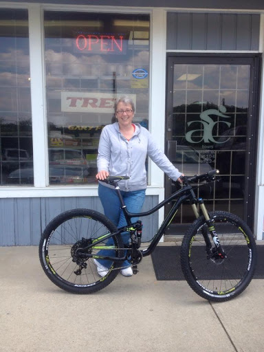 Bicycle Store «Atlanta Cycling - Vinings», reviews and photos, 4335 Cobb Pkwy, Atlanta, GA 30339, USA