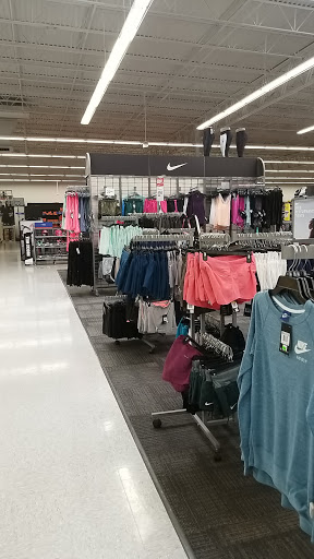 Sporting Goods Store «Academy Sports + Outdoors», reviews and photos, 6425 Garth Rd, Baytown, TX 77521, USA