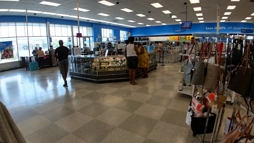 Clothing Store «Ross Dress for Less», reviews and photos, 6901 W Grand Ave, Gurnee, IL 60031, USA