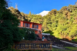 Pueblo del Mundo image