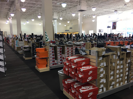 Shoe Store «DSW Designer Shoe Warehouse», reviews and photos, 10515 N Mopac Expy, Austin, TX 78759, USA