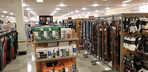 Department Store «T.J. Maxx & HomeGoods», reviews and photos, 111 Taunton St, Plainville, MA 02762, USA