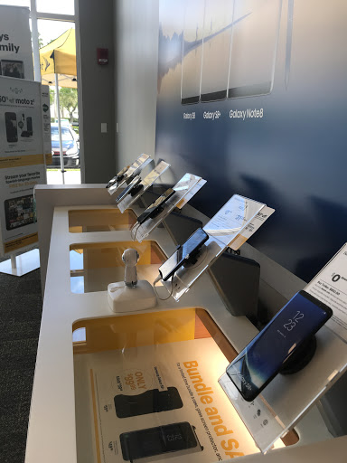 Cell Phone Store «Sprint Store», reviews and photos, 2000 NW 87th Ave #6, Doral, FL 33172, USA