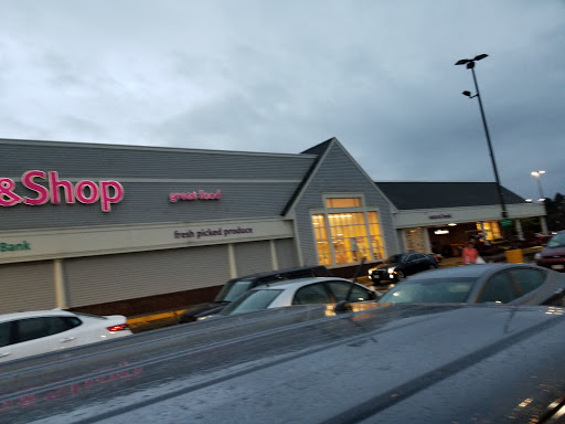 Grocery Store «Stop & Shop», reviews and photos, 540 Squire Rd, Revere, MA 02151, USA