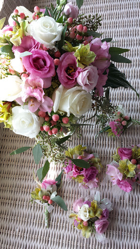 Florist «Paragon Flowers West», reviews and photos, 323 Walnut St, St Charles, IL 60174, USA