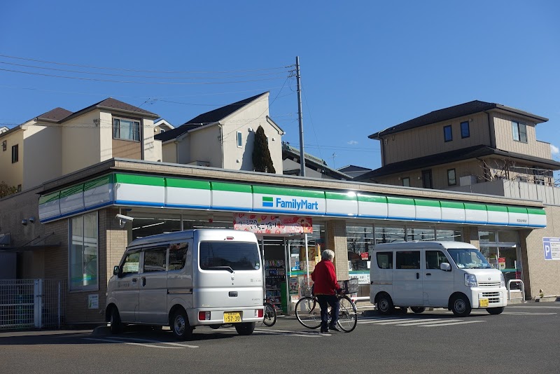 ファミリーマート 町田金井町店