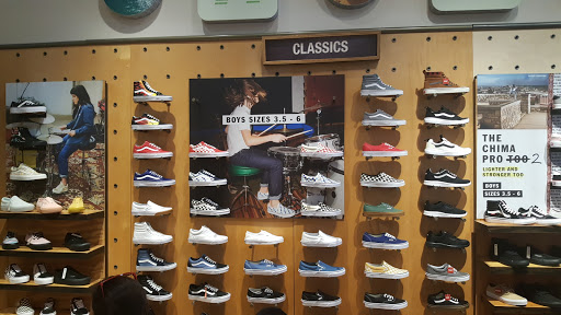 Shoe Store «Vans», reviews and photos, 9736 W Northern Ave, Peoria, AZ 85345, USA