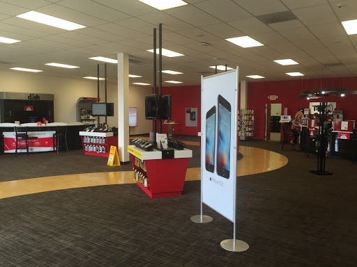 Cell Phone Store «Verizon Authorized Retailer, TCC», reviews and photos, 320 Homer M Adams Pkwy b, Alton, IL 62002, USA