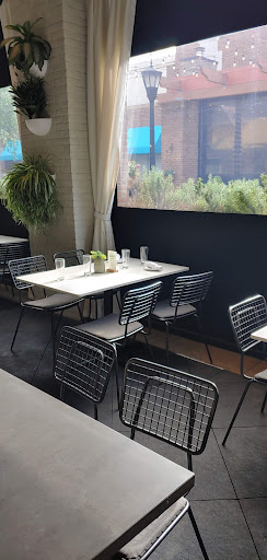 Shopping Mall «Shops On Lane Avenue», reviews and photos, 1675 W Lane Ave, Upper Arlington, OH 43221, USA