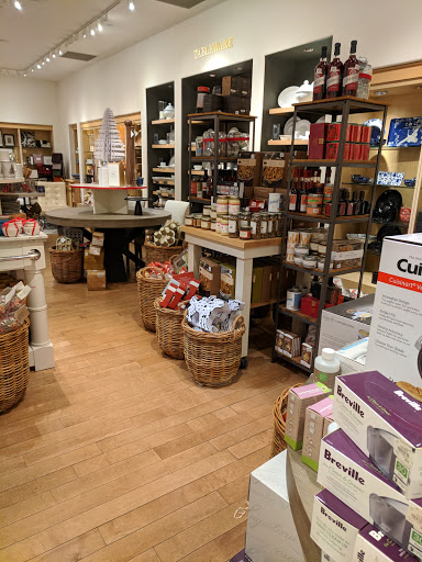 Kitchen Supply Store «Williams-Sonoma», reviews and photos, 579 Broad St, Shrewsbury, NJ 07702, USA