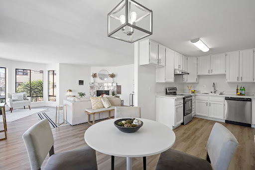 Mosaik Real Estate image