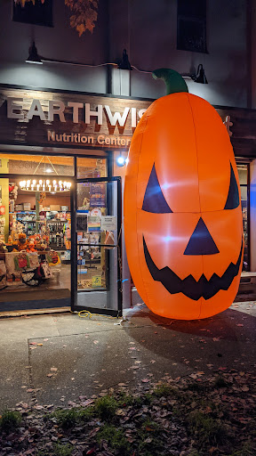 Petapoluza Pet Supply & Grooming, 114 N 36th St, Seattle, WA 98103, USA, 