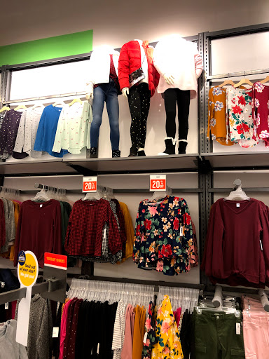 Clothing Store «Old Navy», reviews and photos, 40-24 College Point Blvd, Flushing, NY 11354, USA