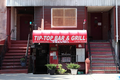 Tip-Top Bar & Grill image 2