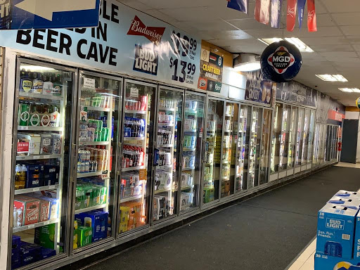 Grocery Store «World Famous State Line Market», reviews and photos, 24 Bridge St, Pelham, NH 03076, USA