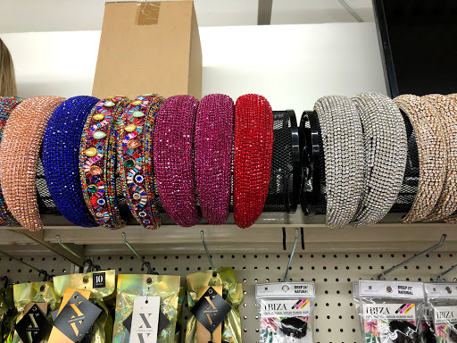 Beauty Supply Store «US Hair & Beauty Supplies», reviews and photos, 3365 Cleveland Ave, Columbus, OH 43224, USA