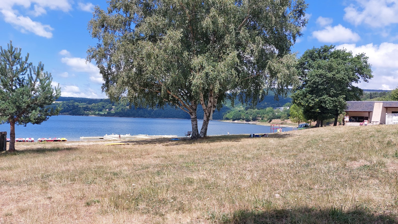 Plage de loisirs du Lac du Laouzas'in fotoğrafı çok temiz temizlik seviyesi ile