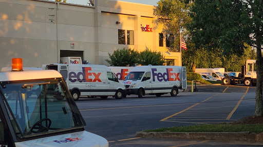 Shipping and Mailing Service «FedEx Ship Center», reviews and photos, 4400 International Pkwy, Atlanta, GA 30354, USA