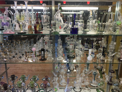 Tobacco Shop «Seaside Smoke and Vape shop», reviews and photos, 575 S Roosevelt Dr b, Seaside, OR 97138, USA