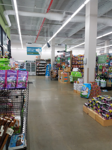 Pet Supply Store «Pet Supplies Plus», reviews and photos, 135-25 79th St, Howard Beach, NY 11414, USA