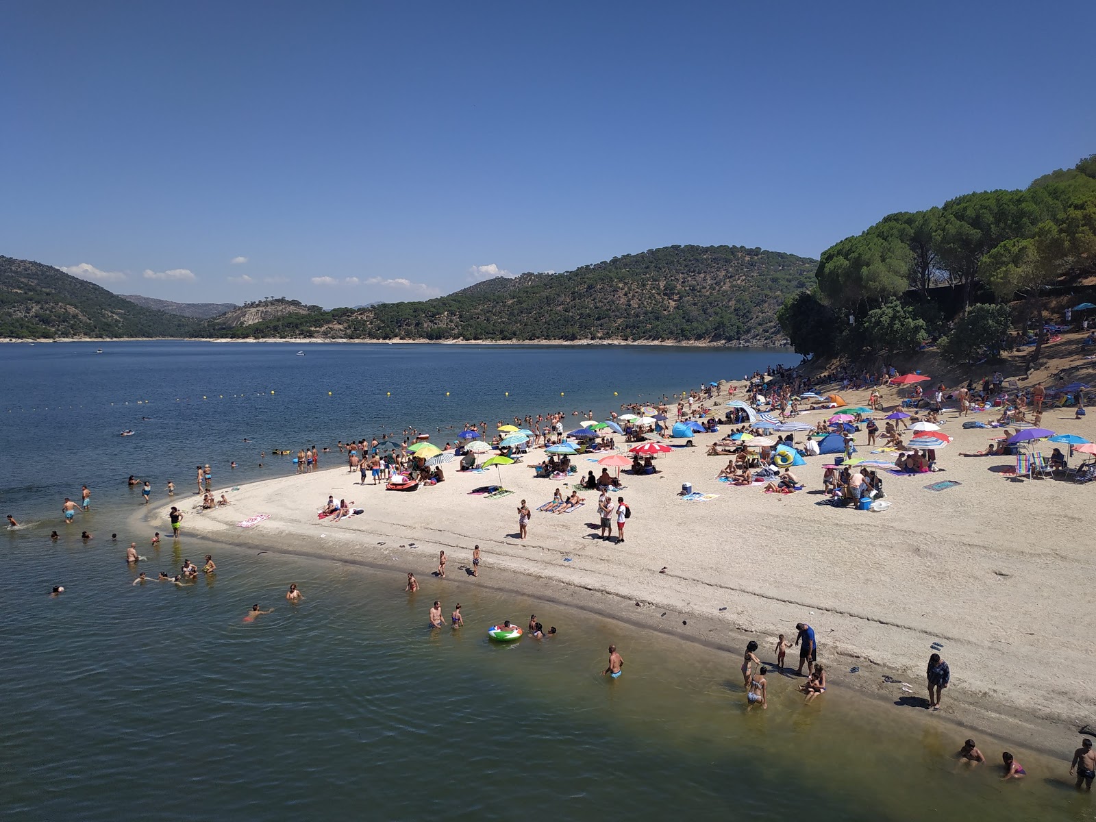 Zdjęcie Playa del embalse z poziomem czystości wysoki