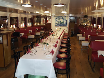 Kleinhuis’ Restaurantschiff im Museumshafen