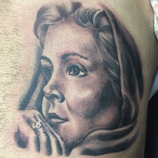 Tattoo Shop «Think Ink Tattoos», reviews and photos, 21626 Ventura Blvd, Woodland Hills, CA 91364, USA