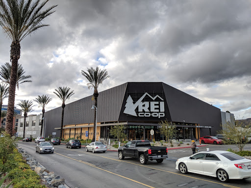 Shopping Mall «Burbank Empire Center», reviews and photos, 1800 W Empire Ave, Burbank, CA 91504, USA