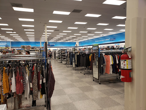 Clothing Store «Ross Dress for Less», reviews and photos, 7800 W 33rd Ave, Hialeah, FL 33018, USA