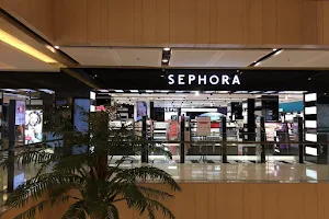 Benefit Cosmetics BrowBar Lounge, Sephora Tunjungan Plaza image