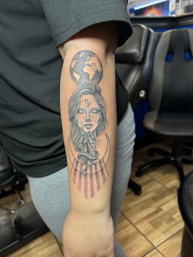 Explore tattoo ideas aesthetic, creative tattoo ideas in Aurora, available at Chi-Town Effects Tattoo Inc.