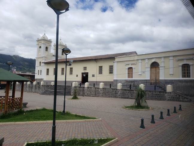 Opiniones de Iglesia Santísima Trinidad de Guangopolo en Quito - Iglesia