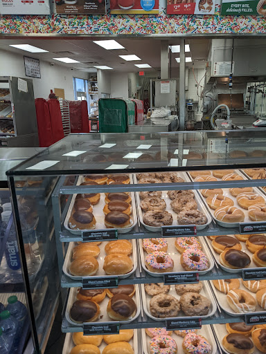 Bakery «Krispy Kreme Doughnuts», reviews and photos, 208 W 14 Mile Rd, Troy, MI 48083, USA