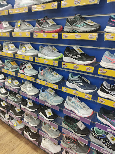 Sporting Goods Store «Big 5», reviews and photos, 3719 E Colorado Blvd, Pasadena, CA 91107, USA