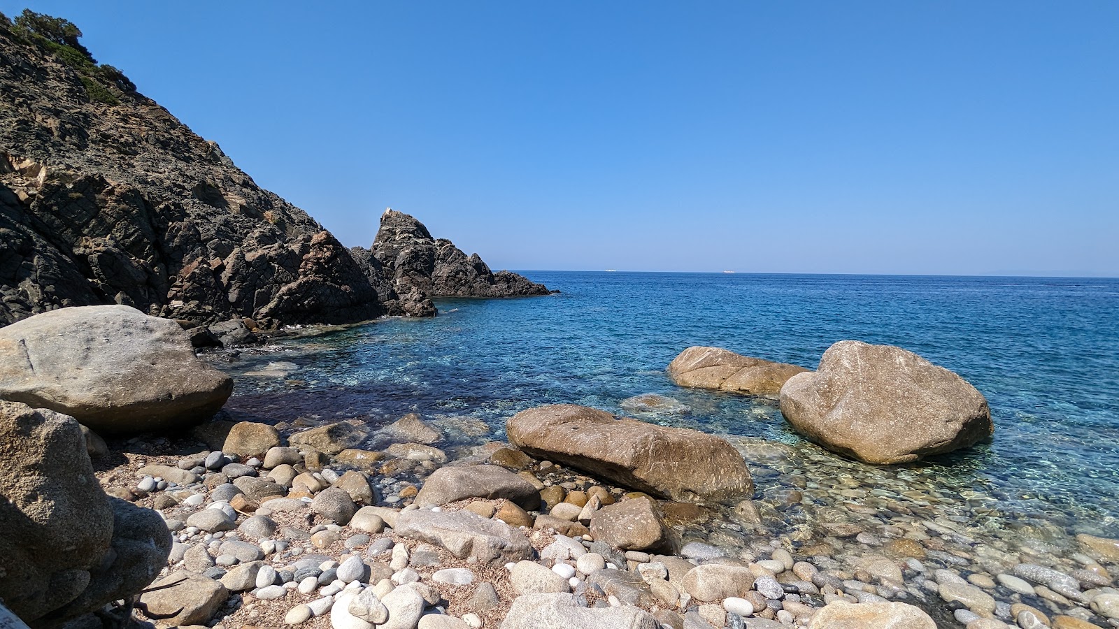 Foto van Spiaggia delle Buche met blauw puur water oppervlakte