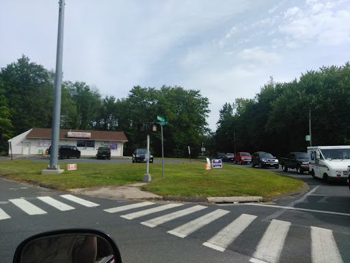 Liquor Store «Jug Shop», reviews and photos, 80 Hazard Ave, Enfield, CT 06082, USA