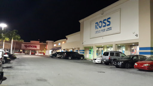 Clothing Store «Ross Dress for Less», reviews and photos, 12115 Biscayne Blvd, North Miami, FL 33181, USA