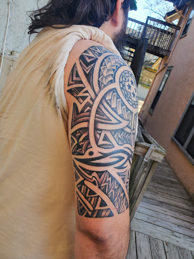 Tattoo Shop «Spiral Tattoo», reviews and photos, 325 Braun Ct, Ann Arbor, MI 48104, USA