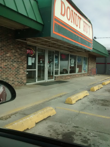 Donut Shop «Donut Hut», reviews and photos, 4941 Douglas Ave, Des Moines, IA 50310, USA
